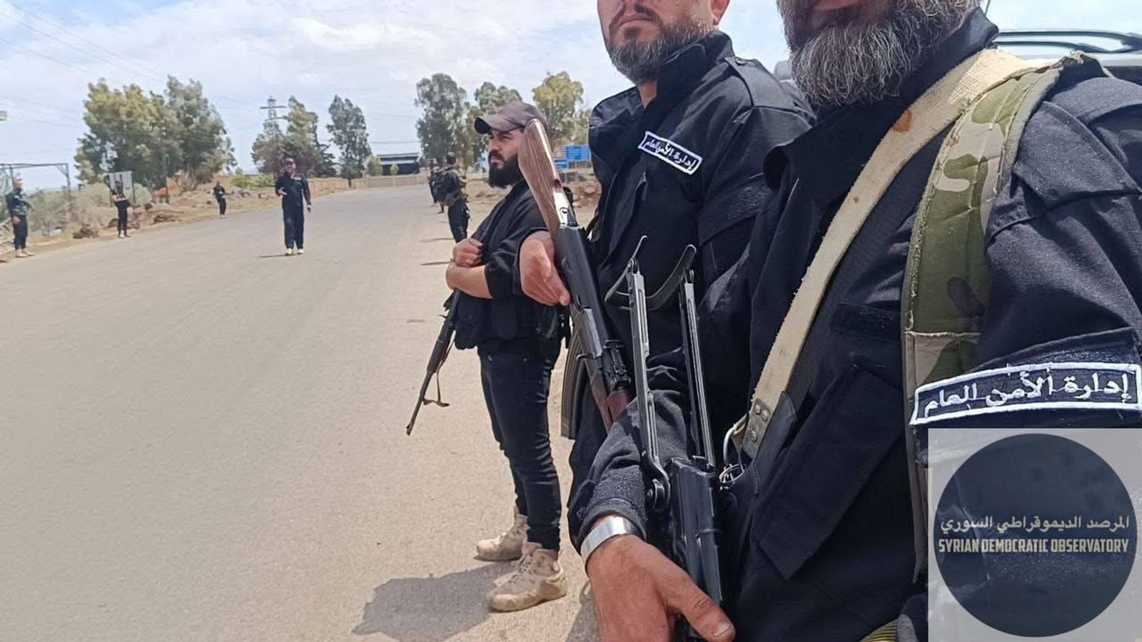 🇸🇾 إطلاق نار كثيف في بلدة المزرعة في ريف السويداء الغربي بين أهالي غاضبين من جهة ومتطوعين دروز من "الأمن العام" التابع لحكومة الأمر الواقع من جهة أخرى وفق مركز السويداء للتوثيق والإعلام فإن السبب رف