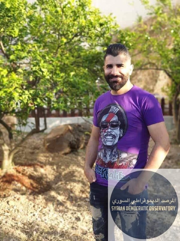 إهانة علويين بينهم كبار في السن من قبل عناصر نظام الجولاني الجهادي في قرية في منطقة ، محافظة ، بتاريخ: 07/03/2025 ويسمع بالفديو أحد الأشخاص يقول "والله مالنا علاقة"