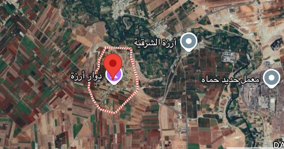 🇸🇾وسط تعتيم إعلامي، تهجير كل سكان قرية أرزة لأنهم من العلويين واستيلاء إرهابيين جهاديين على منازلهم وإرغامهم على توقيع عقود بيع وسلب هوياتهم