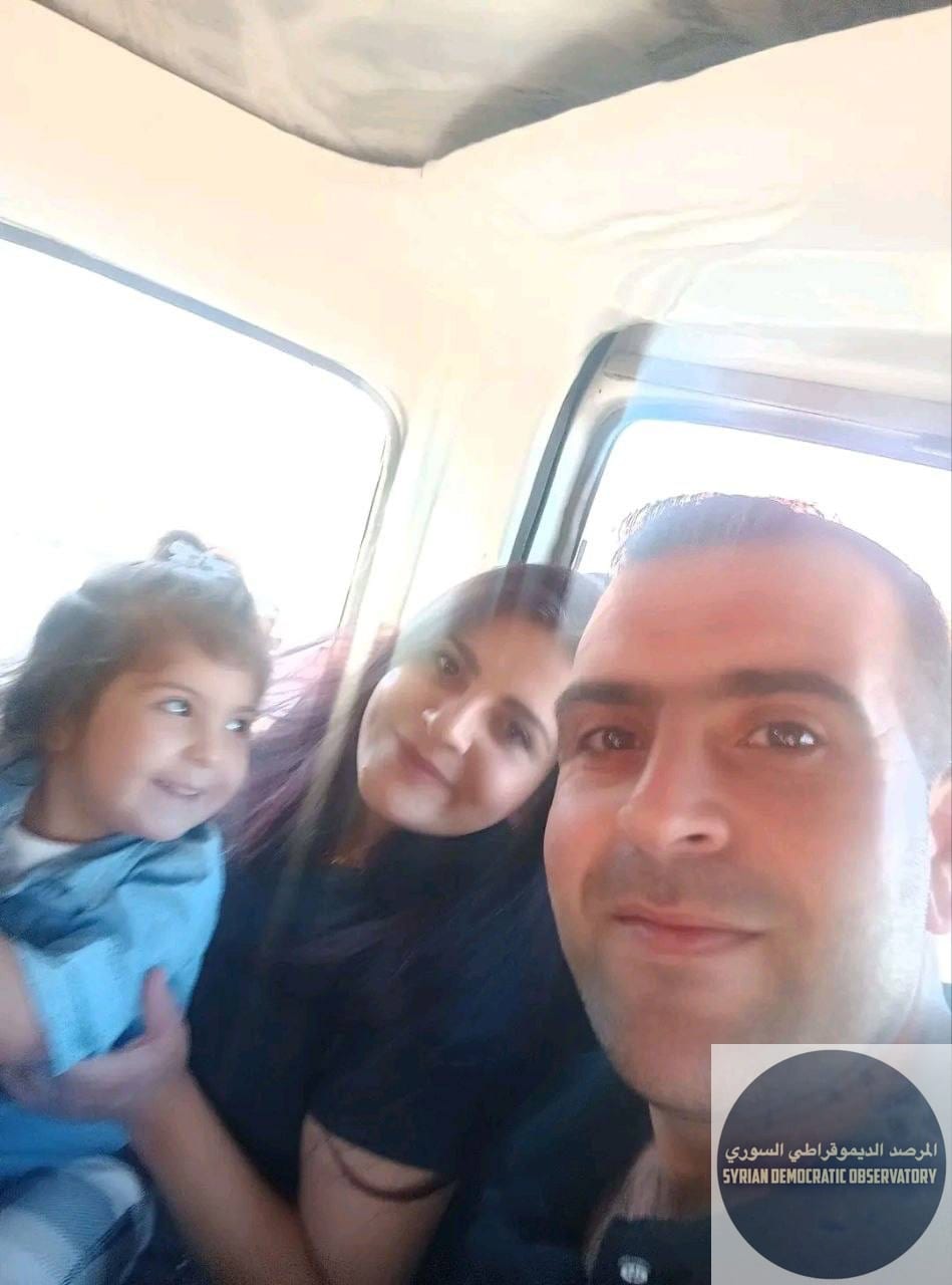 حمص : مجموعة إرهابية مسلحة من ميلشيات الجولاني الإرهابية تطلق النار على عائلة علوية في حمص مما أدى لاستشهاد الأم " مروى الراعي " واصابة الأب " سليم اسعد " وطفلتهم " ليلاس اسعد - 4 سنوات " إصابات بالغة