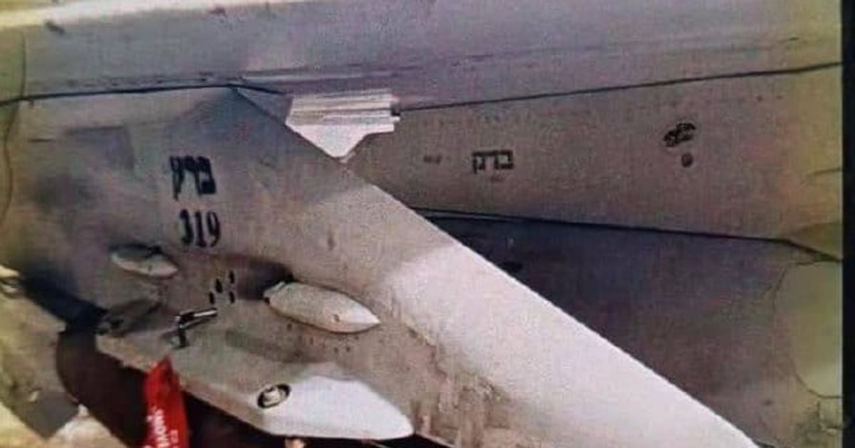 🇮🇱🇸🇾 صورة متداولة لطائرة اسرائيلية وقد كتب على صاروخ " لعيونك جرمانا"