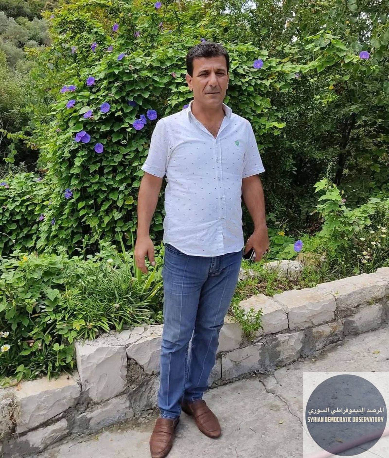 العثور على جثة تحمل طعنات متعددة على الشاطئ