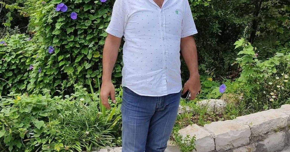 العثور على جثة تحمل طعنات متعددة على الشاطئ