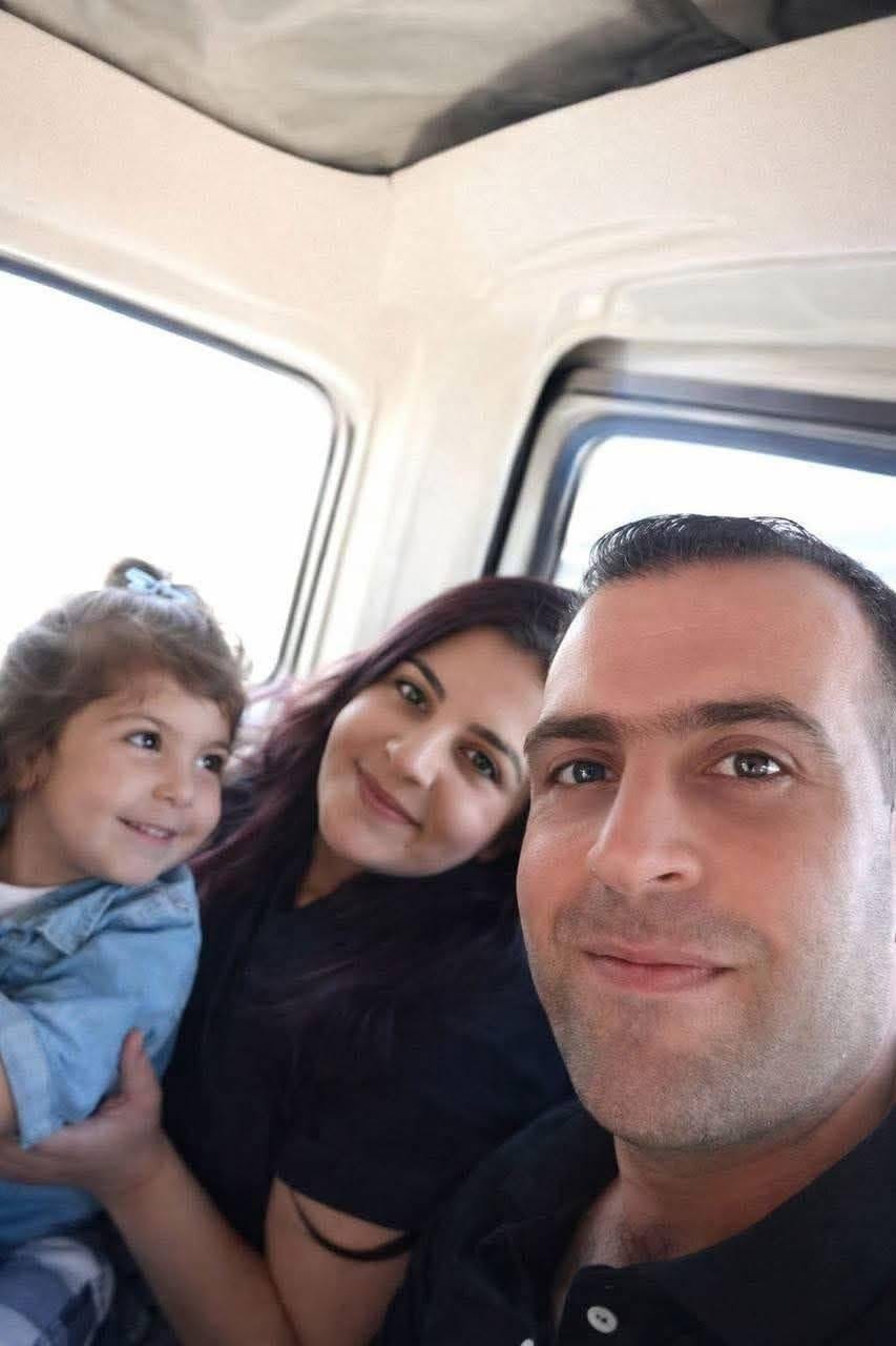 استشهاد طفلة متأثرة بجراحها بعد أيام على استشهاد والدتها برصاص مسلحي الإرهابي أبو محمد الجولاني
