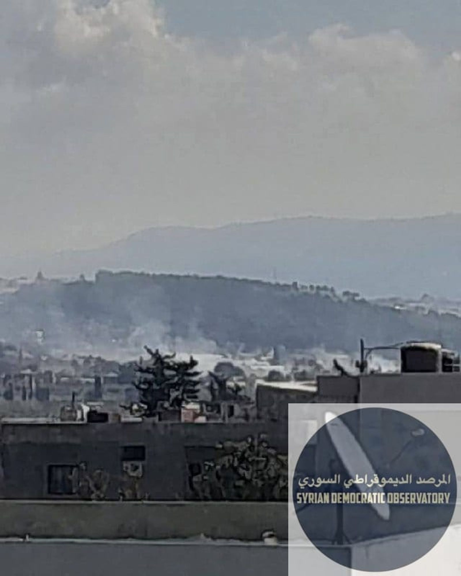 منذ صباح اليوم ورغم وجود لجان التفتيش الدولية في مناطق أخرى نظام الجولاني يضرب بعرض الحائط كل المطالبات الغربية بوقف الانتهاكات، ويرسل رتلاً يتبع لسلطته ويخضع له إلى قرية ، في ريف ، محافظة وقاموا بعمل