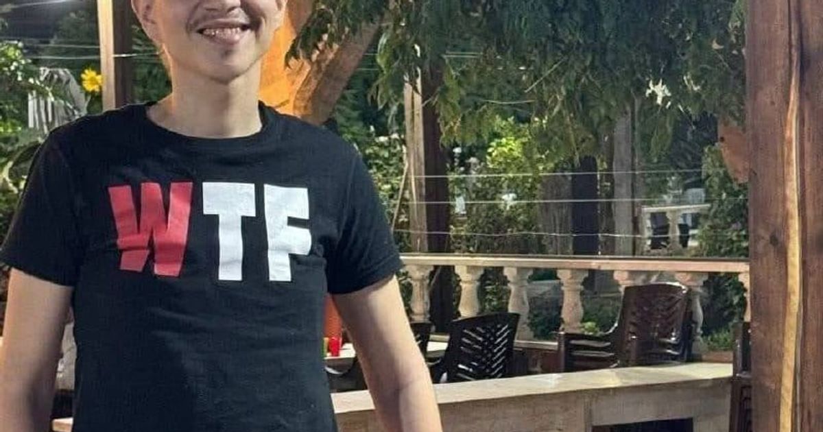 عاجل | حمص: استشهاد الشاب "خضر كراكيت" من أبناء الطائفة العلوية وإصابة امرأة قريبته كانت برفقته إصابة وصفت بالحرجة، بعد أن أطلقت النار عليهم مجموعة إرهابية مسلحة تتبع لميلشيات الأمن العام الإرهابية في
