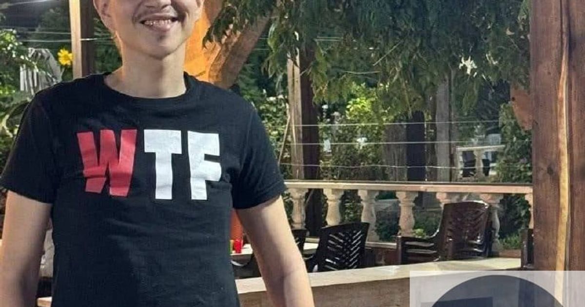 عاجل | حمص: استشهاد الشاب "خضر كراكيت" من أبناء الطائفة العلوية وإصابة امرأة قريبته كانت برفقته إصابة وصفت بالحرجة، بعد أن أطلقت النار عليهم مجموعة إرهابية مسلحة تتبع لميلشيات الأمن العام الإرهابية في