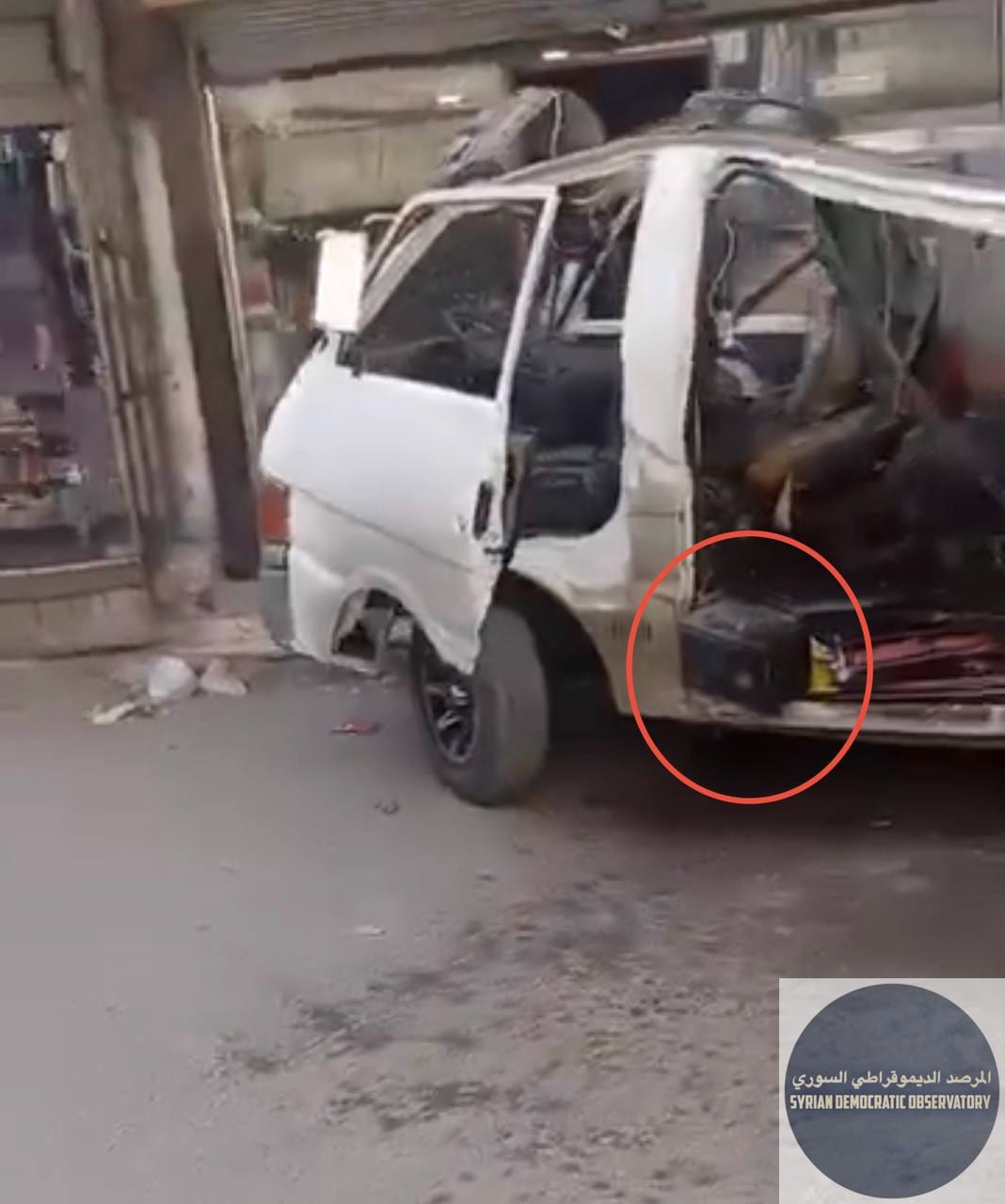 دمشق | حي الورود: انفجار في سيارة سرفيس داخل حي الورود في دمشق، يرجح أنه عن عبوة ناسفة.