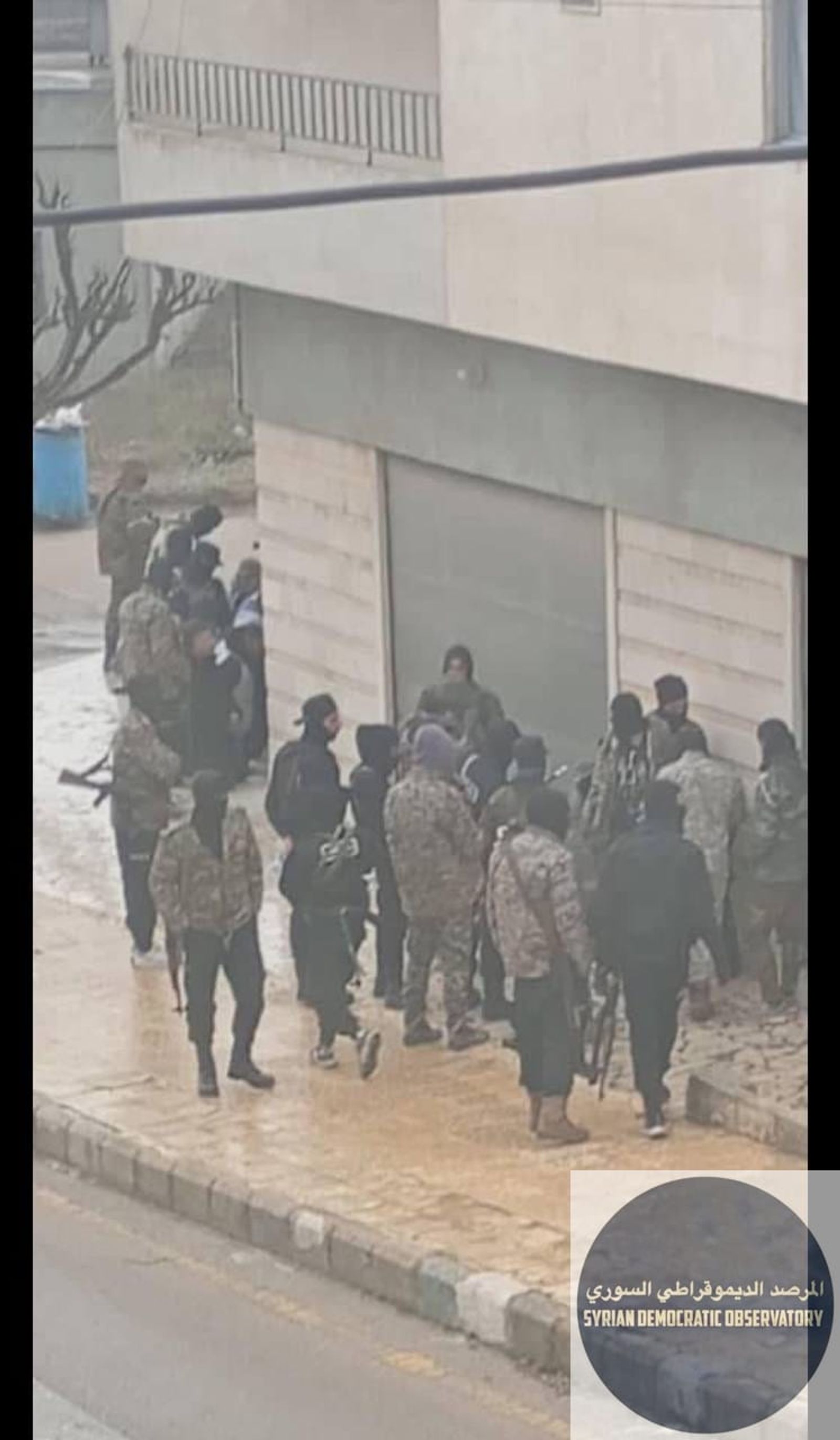 للأسف أنباء على أن المجزرة في قرية في ريف حمص كبيرة جداً وأنباء على أن عدد الضحايا بالعشرات قتلوا على يد ميلشيا ( ) بعد اقتحامهم للقرية في الأمس في إطار الحملة الطائفية التي أطلقها النظام الجهادي في د