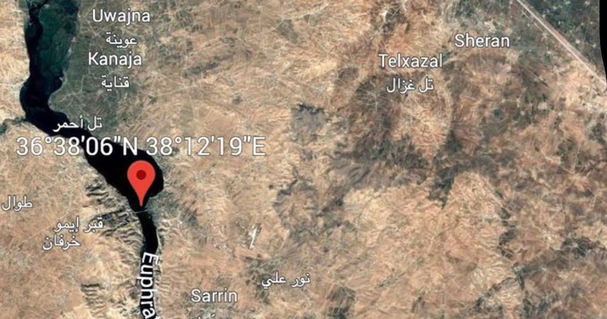 جنوب كوباني : تصدت القوات الكوردية هجوم لفصائل وميليشيات الجولاني الإرهابية فوق جسر قراقوزاق أثناء محاولتهم التسلل نحو جبهة صرين جنوب .
