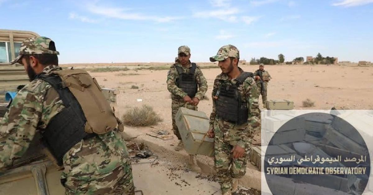 🇺🇸 أعلن جيش سوريا الحرة استلامه السيطرة على مطار السين العسكري الذي يقع على الحدود الإدارية بين ريف دمشق و حمص.