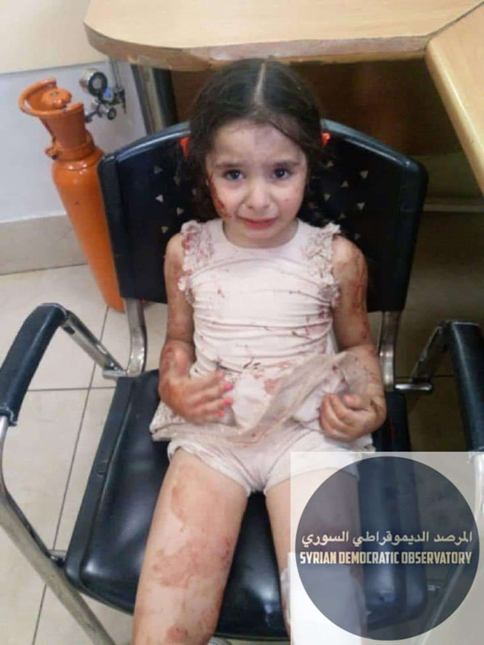 دمشق: طفلة من المصابين في التفجير الانتحاري الذي استهدف كنيسة مار الياس بدمشق، موجودة لوحدها بمشفى الفرنسي بالقصاع، تقول أنها من عائلة بشارة، نرجو لمن يتعرف عليها أن يخبر أهلها أو أقربائها