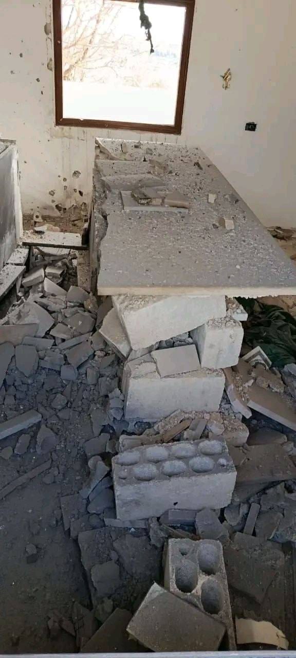 مصياف | ريف حماة: خربت مجموعة متطرفة إرهابية مقام ديني للطائفة العلوية يسمى "الشيخ محمد المغربي" في قرية أصيلة بمصياف في سهل الغاب بريف محافظة حماة.