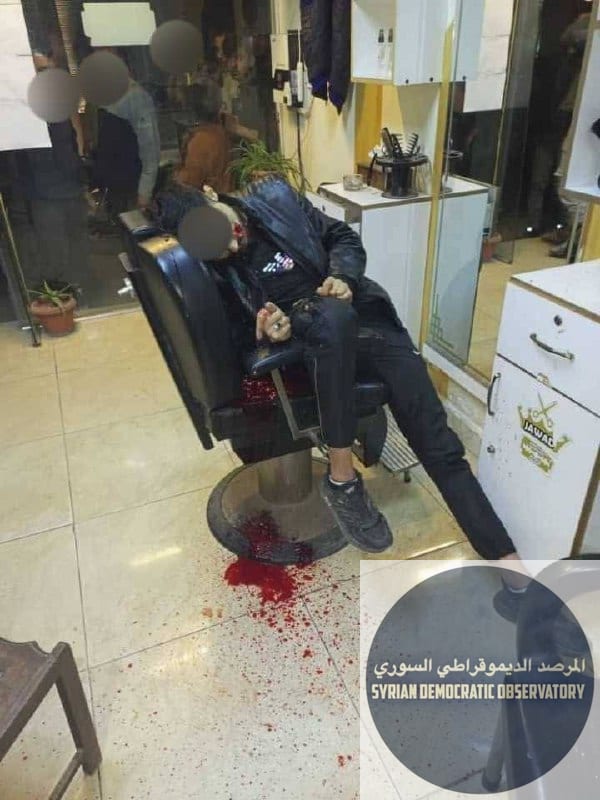 🇸🇾استشهاد الشاب "محمود لؤي اسماعيل"، على يد عناصر من "الأمن العام" الجهادي مساء اليوم منذ ساعتين، في محل حلاقة يعمل به في حي وادي الذهب بمدينة .