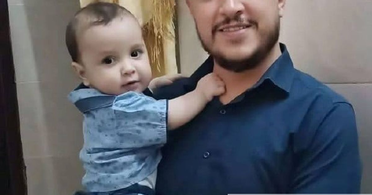 حمص: صورة الشهيد علي الزروفي، و الذي قتل مع والده ازدشير الزروفي (لايظهر في الصورة)، استشهدا مساء اليوم برصاص ميلشيات الأمن العام الإرهابية، وأصيبت زوجته بجروح خطيرة.