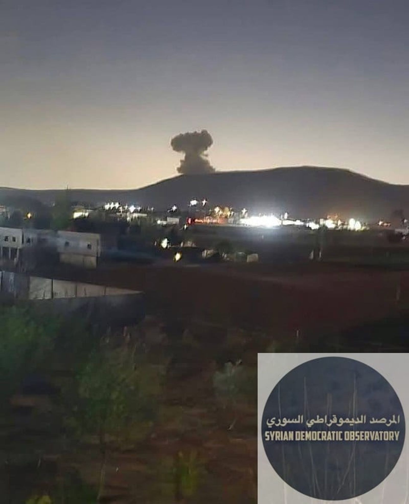 🇸🇾🇮🇱 عدة غارات اسرائيلية على مقرات تنظيم هيئة تحرير الشام الإرهابي في الفرقة الأولى بمنطقة الكسوة في ريف دمشق.