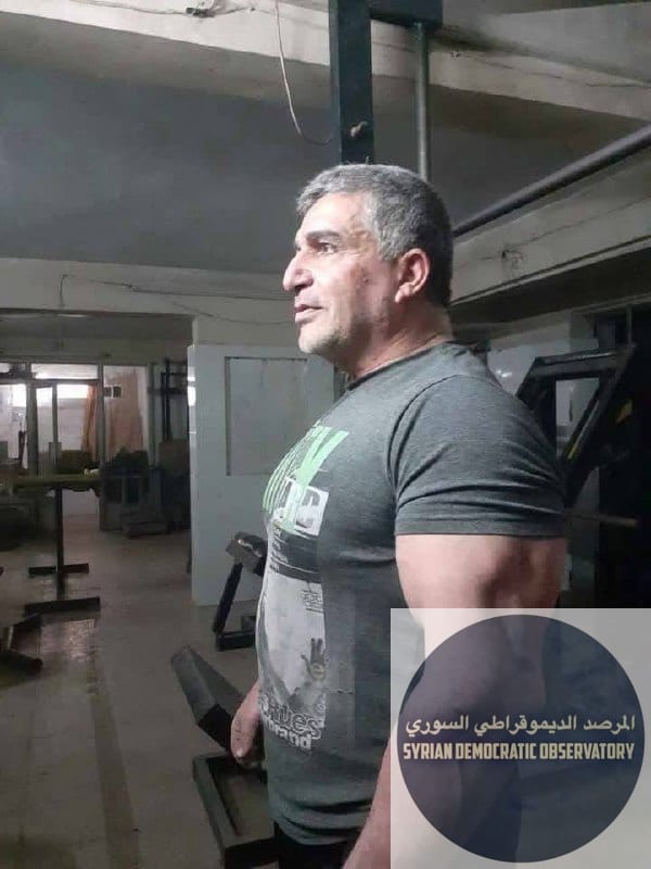 عناصر من ميليشيا تختطف السيد "حسين محمد محمد" من النادي الرياضي في شارع الفروة في مدينة .
