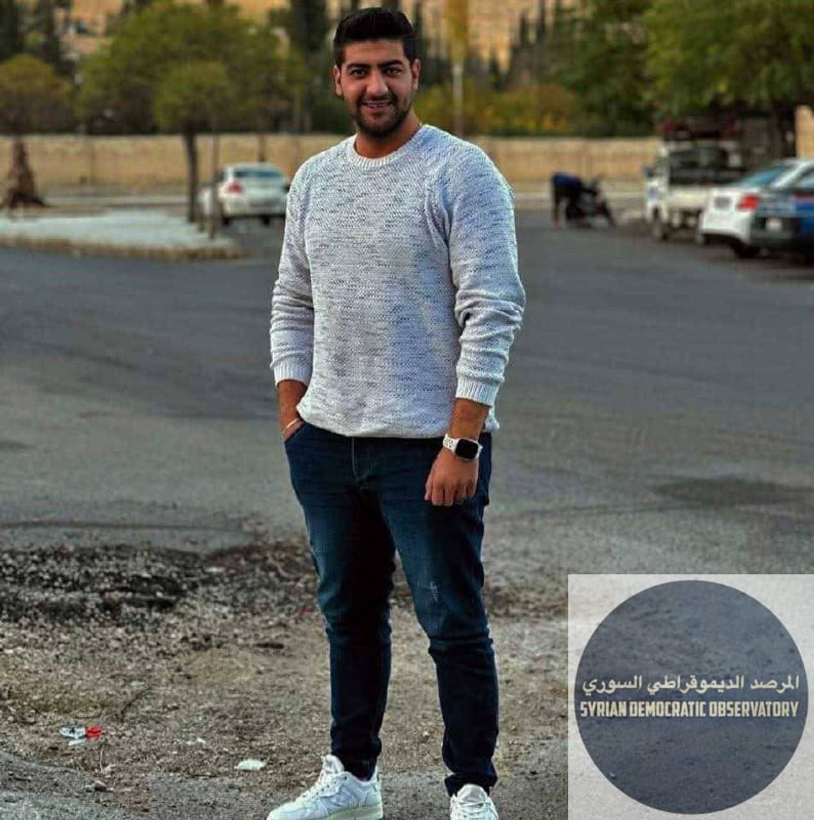 شيء مفجع أن الشاب يزن العلي تمت محاولة اختطافه على مرأى من المارين ورغم استنجاده وصراخه "ياناس ياعالم ألحقوني" ، لم يُنجده أحد !