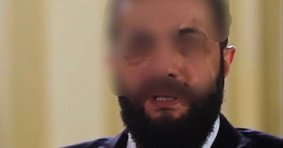 يصادف اليوم مرور عام كامل على تنصيب سيادة الرخيص لنفسه كمغتصب لمنصب رئاسة سوريا، بشكل مؤقت(حتى إشعار ٍ آخر)، بعد بيعة له من قادة الفصائل الجهادية الإرهابية.