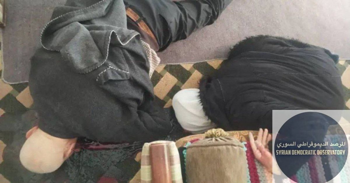 عوائل نساء وأطفال وقد قتلوا في منازلهم في وعدد منهم قتل ذبحاً
