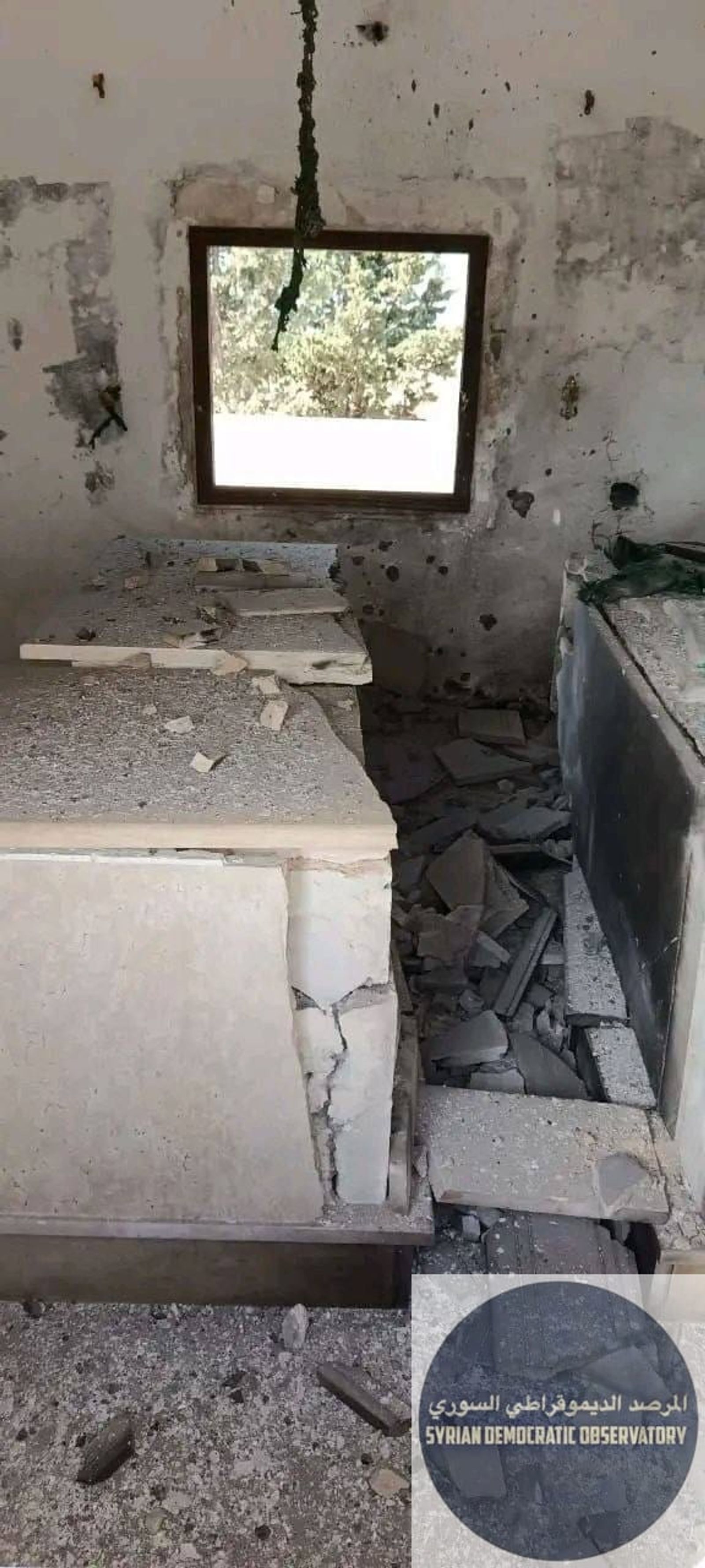 مصياف | ريف حماة: خربت مجموعة متطرفة إرهابية مقام ديني للطائفة العلوية يسمى "الشيخ محمد المغربي" في قرية أصيلة بمصياف في سهل الغاب بريف محافظة حماة.