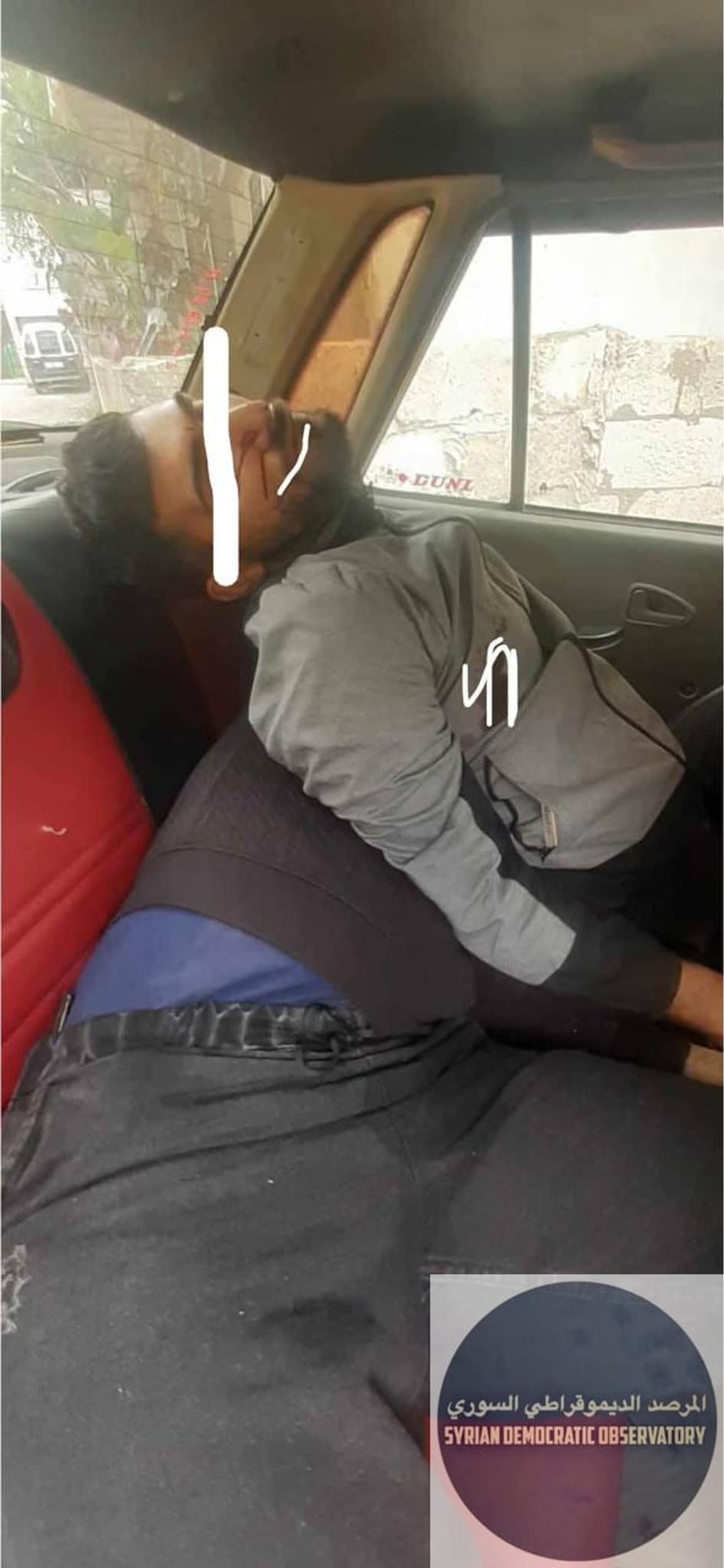 عناصر الأمن العام الجهادي تقتل شابان شقيقان وهم يستقلون سيارة تكسي منذ حوالي الساعة على دوار الأزهري في مدينة اللاذقية، ومن ثم اقتحموا منطقة الدعتور المجاورة ونفذوا حملة إعتقالات في الحي، وترافق ذلك م