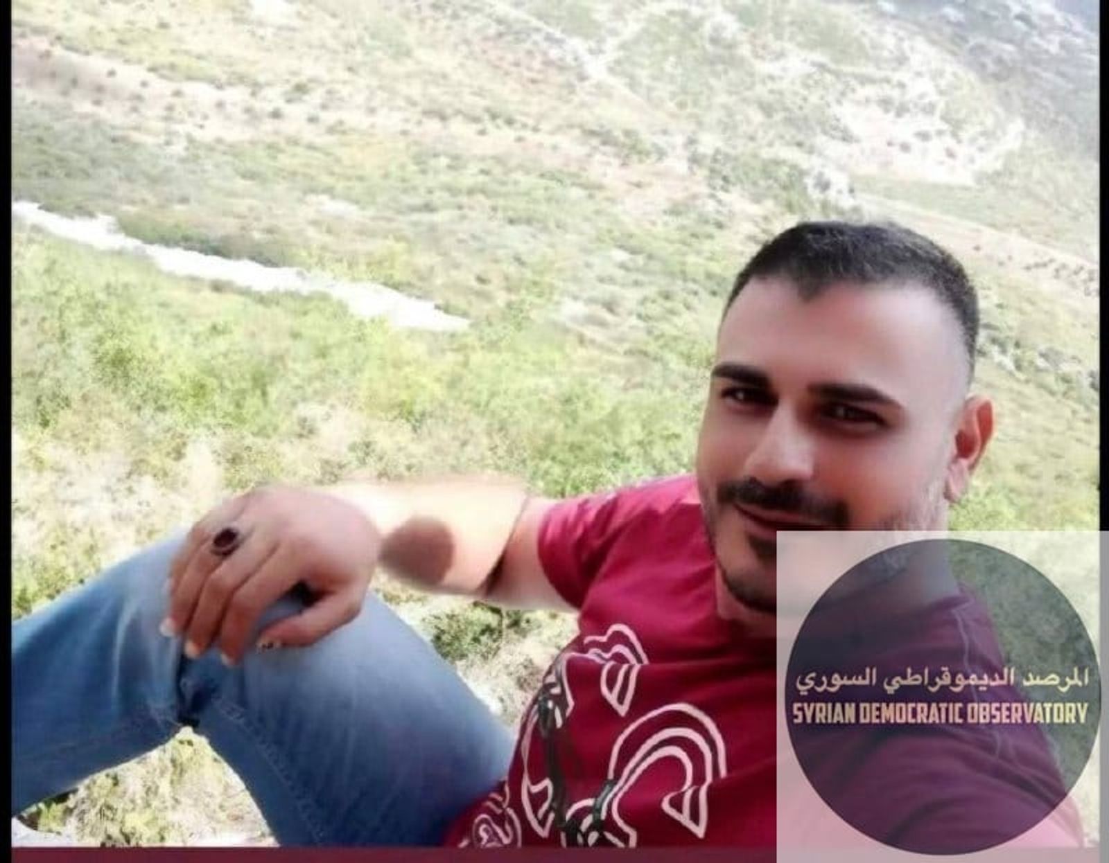 تعديل للخبر السابق ، تواصلت معنا عائلة الشاب علي حمدان و وضحوا وجود التباس بينه وبين شاب آخر من نفس المنطقة ويحمل نفس الاسم، الصورة الصحيحة هي المرفقة مع هذا المنشور