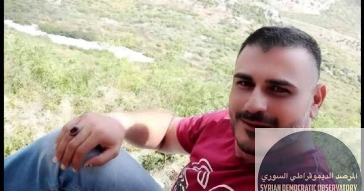 تعديل للخبر السابق ، تواصلت معنا عائلة الشاب علي حمدان و وضحوا وجود التباس بينه وبين شاب آخر من نفس المنطقة ويحمل نفس الاسم، الصورة الصحيحة هي المرفقة مع هذا المنشور