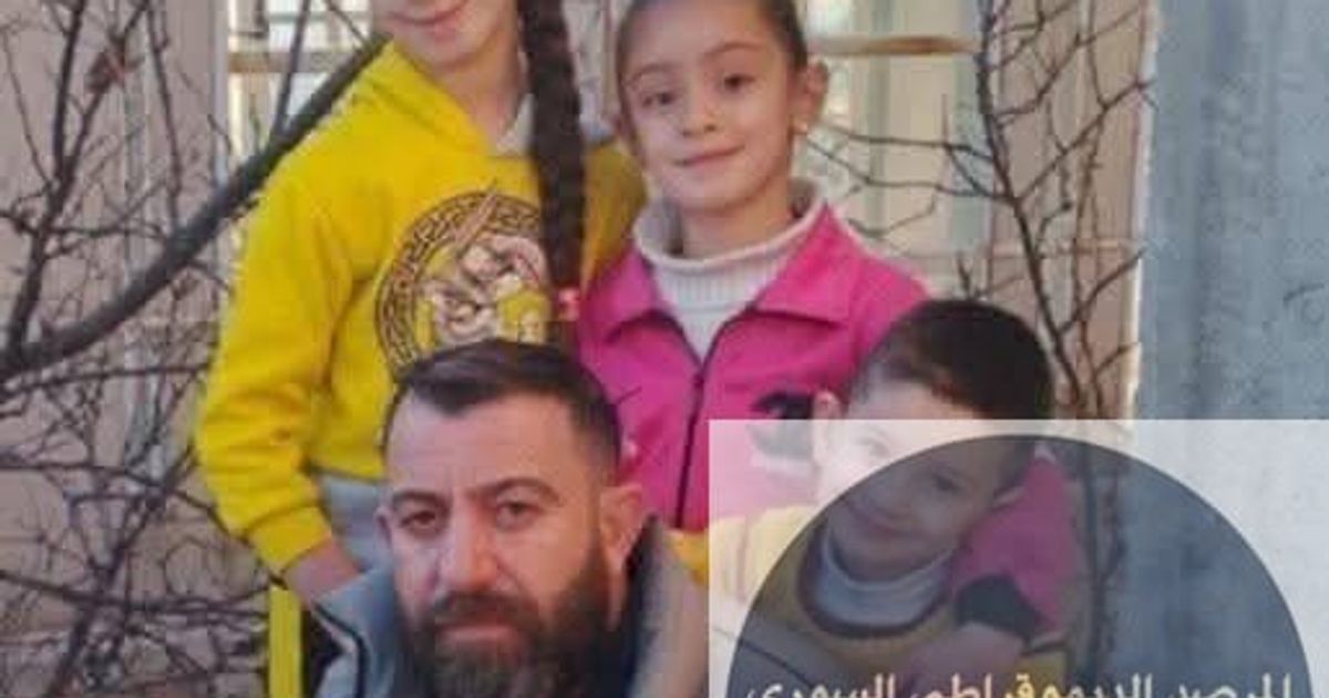 🇸🇾اختطاف وقتل المواطن الدرزي حاتم ماجد أبو سعد، وهو زوج وأب لثلاثة أطفال، على يد نظام الجولاني الإرهابي، حيث تم توقيفه عند حاجز، وعثر على جثمانه لاحقاً مرمياً على جانب الطريق جنوب مدينة القصير في ري