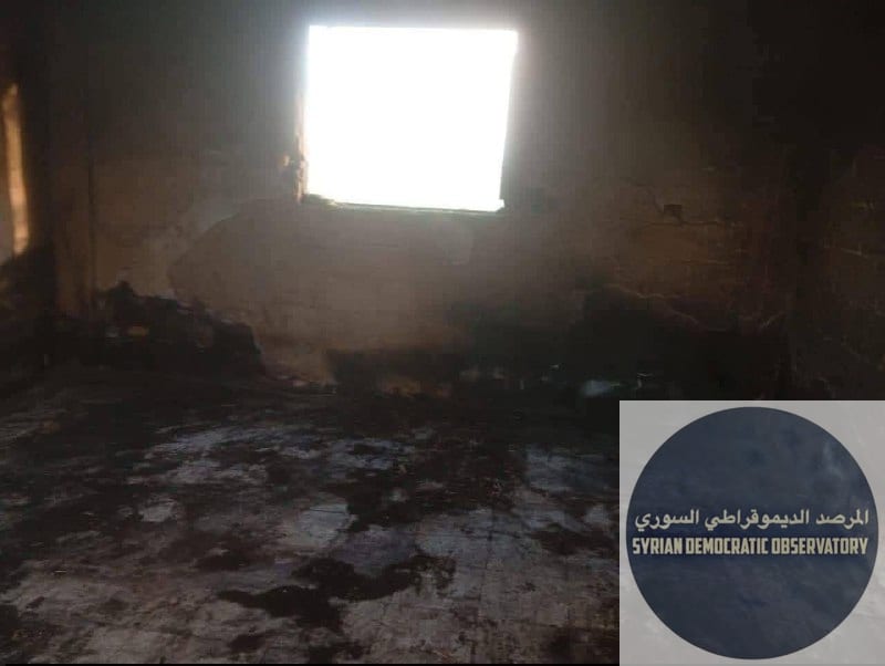 حماة | تل سكين: مجموعة ارهابية متطرفة يُحرقون مقام الشيخ "محمد العجمي" للمرة الثالثة على التوالي منذ سقوط النظام، في اعتداء جديد يطال أحد المقامات الدينية العلوية في المنطقة.