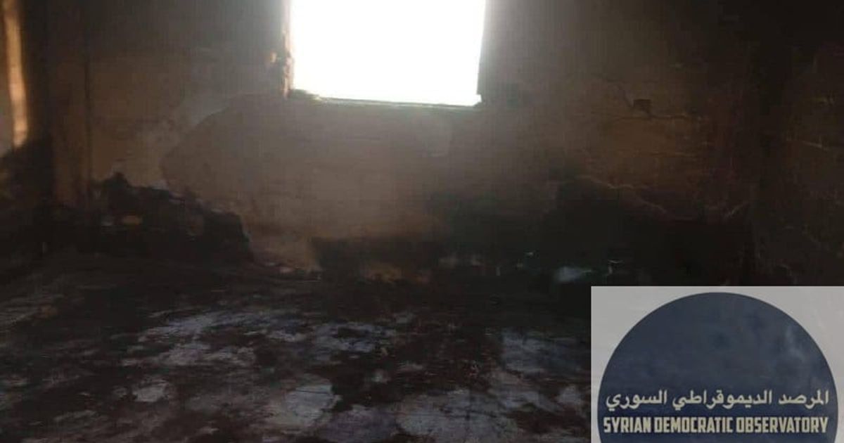 حماة | تل سكين: مجموعة ارهابية متطرفة يُحرقون مقام الشيخ "محمد العجمي" للمرة الثالثة على التوالي منذ سقوط النظام، في اعتداء جديد يطال أحد المقامات الدينية العلوية في المنطقة.