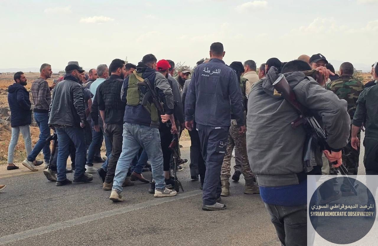 🇸🇾 انسحاب عناصر الأمن العام الجهادي من قرية الصورة الكبيرة بمحافظة السويداء ودخول قوات درزية تتبع لوزارة الداخلية الخاصة بالسويداء والتي رفضت تسمية "الأمن العام" لارتباطها بعمليات إرهابية وطائفية وت