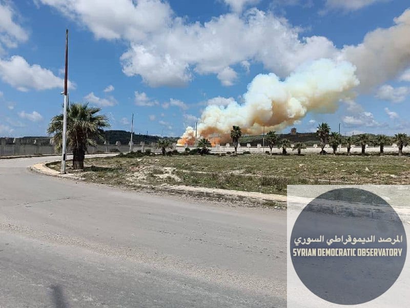 🇸🇾اللاذقية: صور أخرى متداولة لموقع الانفجار في ، وأنباء متضاربة على أن موقع الانفجار في محيط ثكنة سقوبين