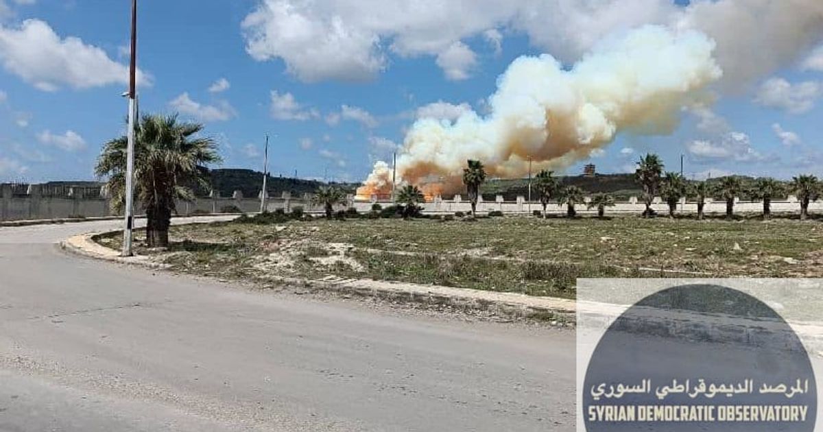 🇸🇾اللاذقية: صور أخرى متداولة لموقع الانفجار في ، وأنباء متضاربة على أن موقع الانفجار في محيط ثكنة سقوبين