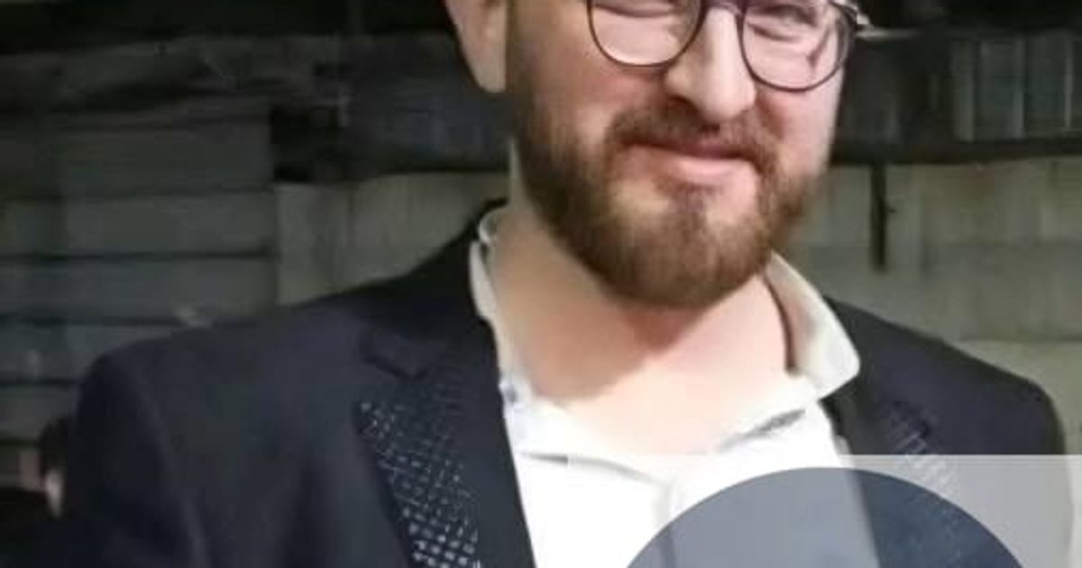يتداول فلول داعش على صفحاتهم الشخصية صورة لشخص غير معروف ومسلح لتبرير قيام زملائهم الإرهابيين قتل الشاب محمد أبو حصاص الذي ظهر بتسجيل كميرات المراقبة.