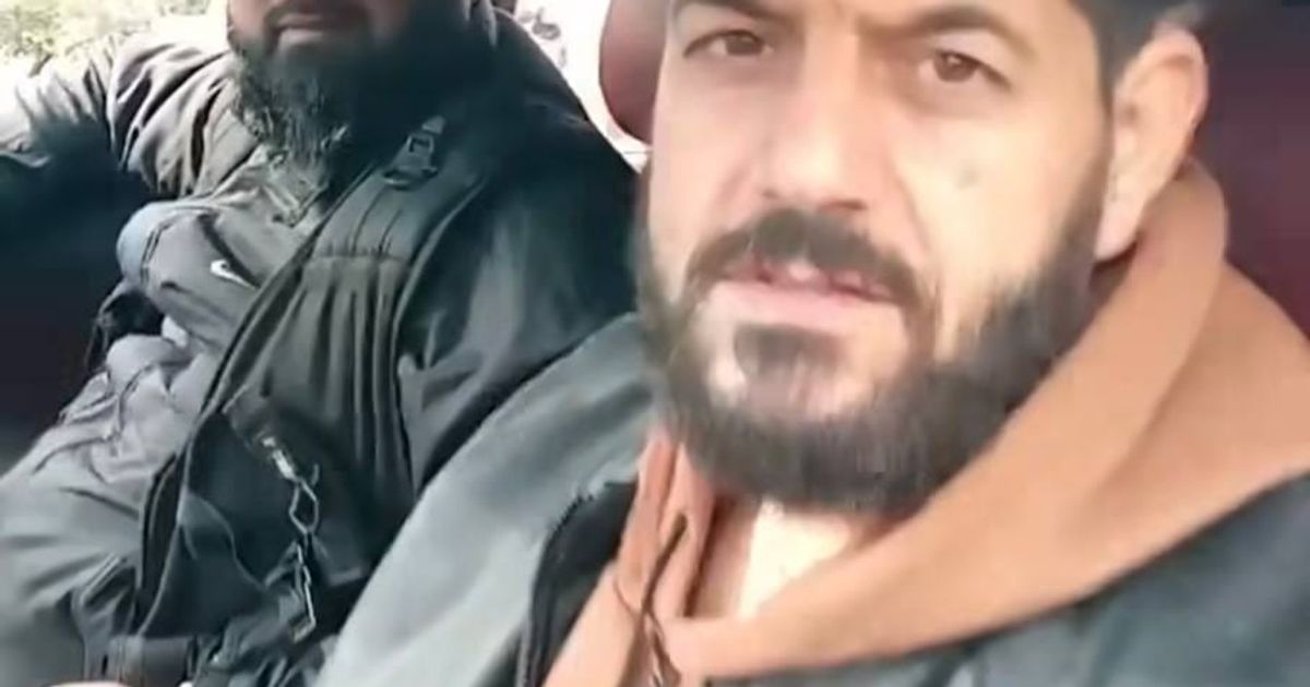 قامت ميلشيات ( المعروف ب ) باقتحام قرية (العكاري) في ريف حمص الغربي قرب ، واعتقال عدد كبير من رجال وشباب القرية والتهمة هي إنتمائهم للطائفة .