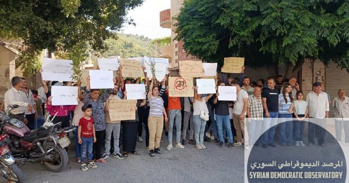 ريف جبلة | بيت ياشوط: مظاهرة أخرى في بلدة بيت ياشوط تتطالب بالإفراج عن المعتقلين وتنديداً بالقتل والخطف اليوم الذي يستهدف أبناء الطائفة العلوية