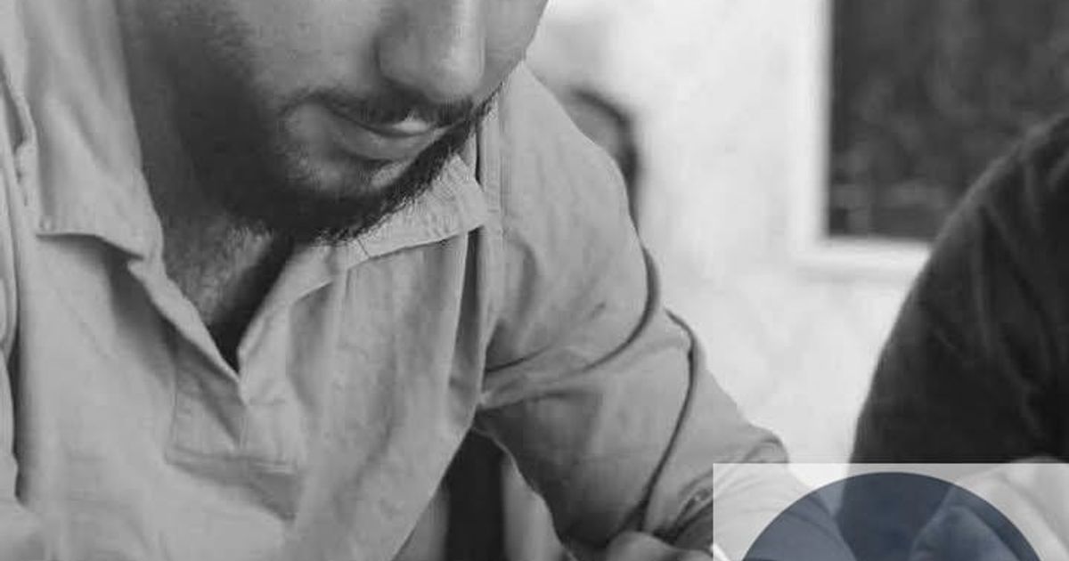عناصر من ميليشيا تختطف الشاب "يزن عبد الله ابراهيم" يوم أمس في قريته قرب بلدة ، محافظة حماة، أمام مرأى من الأهالي ولامعلومات عن مصيره حتى الآن .