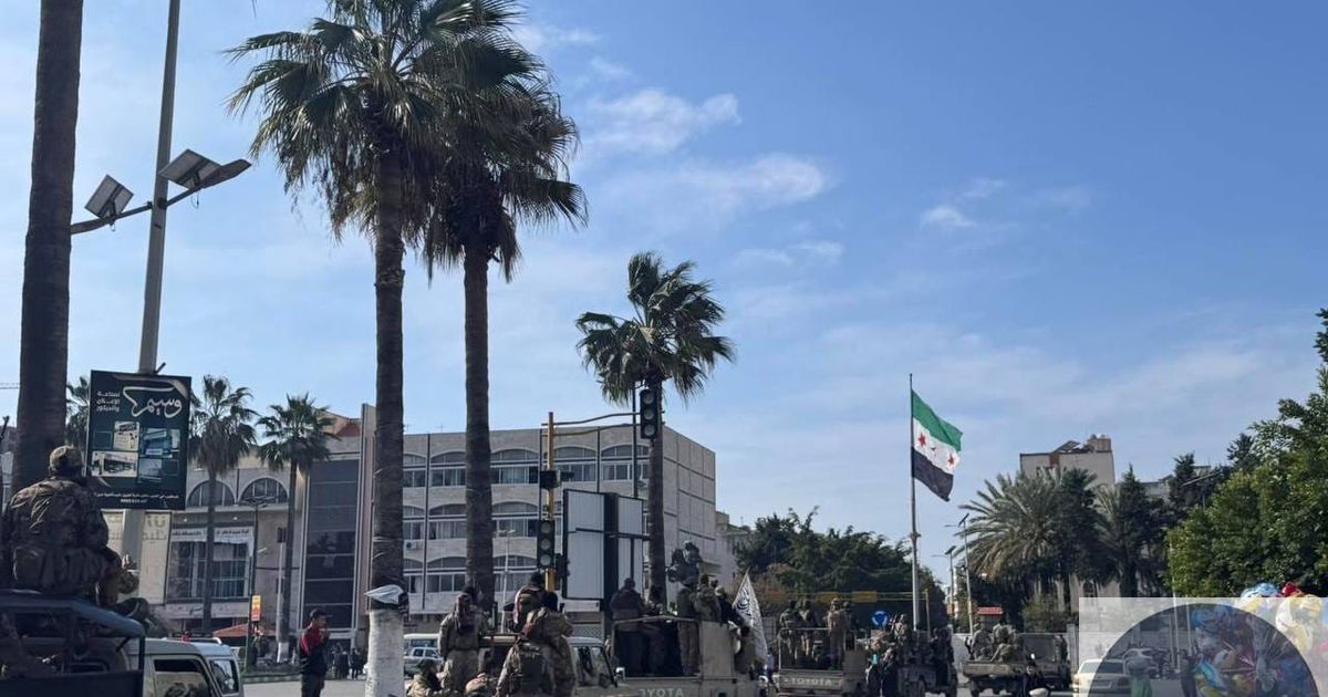 مرور رتل ميلشيا من مقابل شركة القدموس في مركز مدينة ، لانعلم هل هي استعراضات قوة أم تحضير لعملية مداهمات طائفية في المدينة.