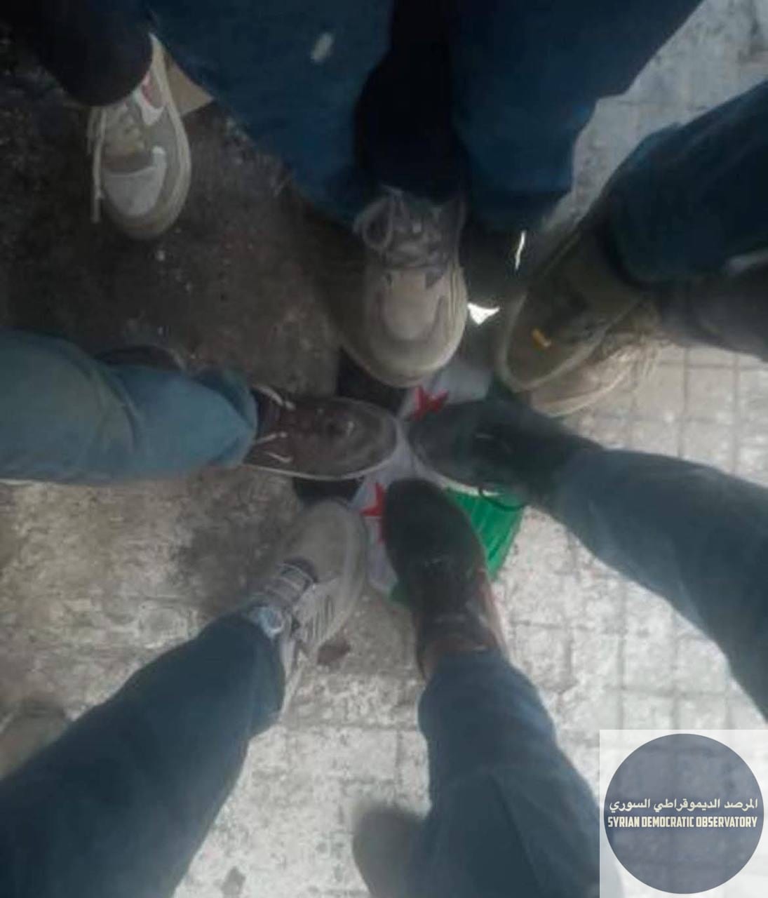 صور شاركها الأخوة في السويداء لفعالية الدعس على علم ثورة الإرهاب المسلحة المدعومة قطرياً وتركيا ً.