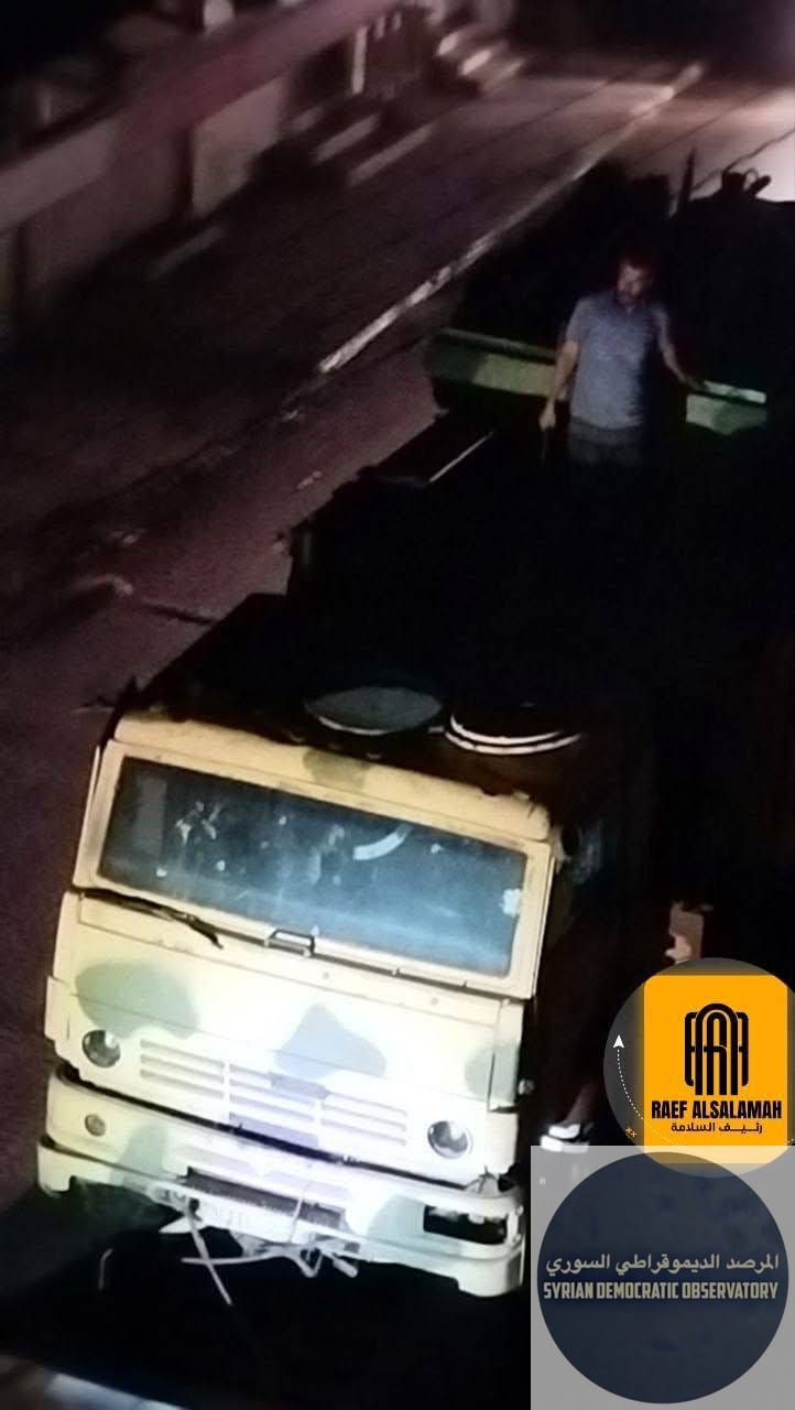 اللاذقية: رصد دخول عربة بانتسير (دفاع جوي) محمولة قبل قليل إلى ثكنة سقوبين التي تقع تحت سيطرة تنظيم هيئة تحرير الشام الإرهابي.