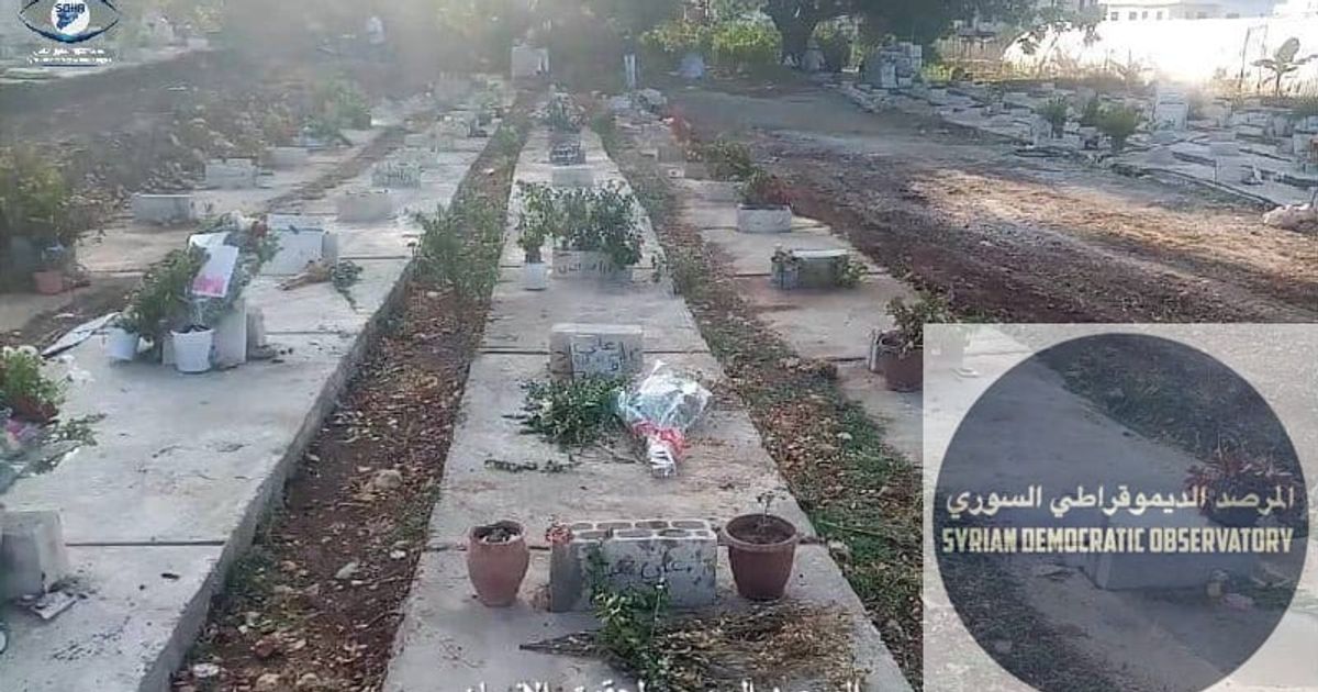 المقابر الجماعية لضحايا مجزرة حي القصور في بانياس في أول يوم العيد.