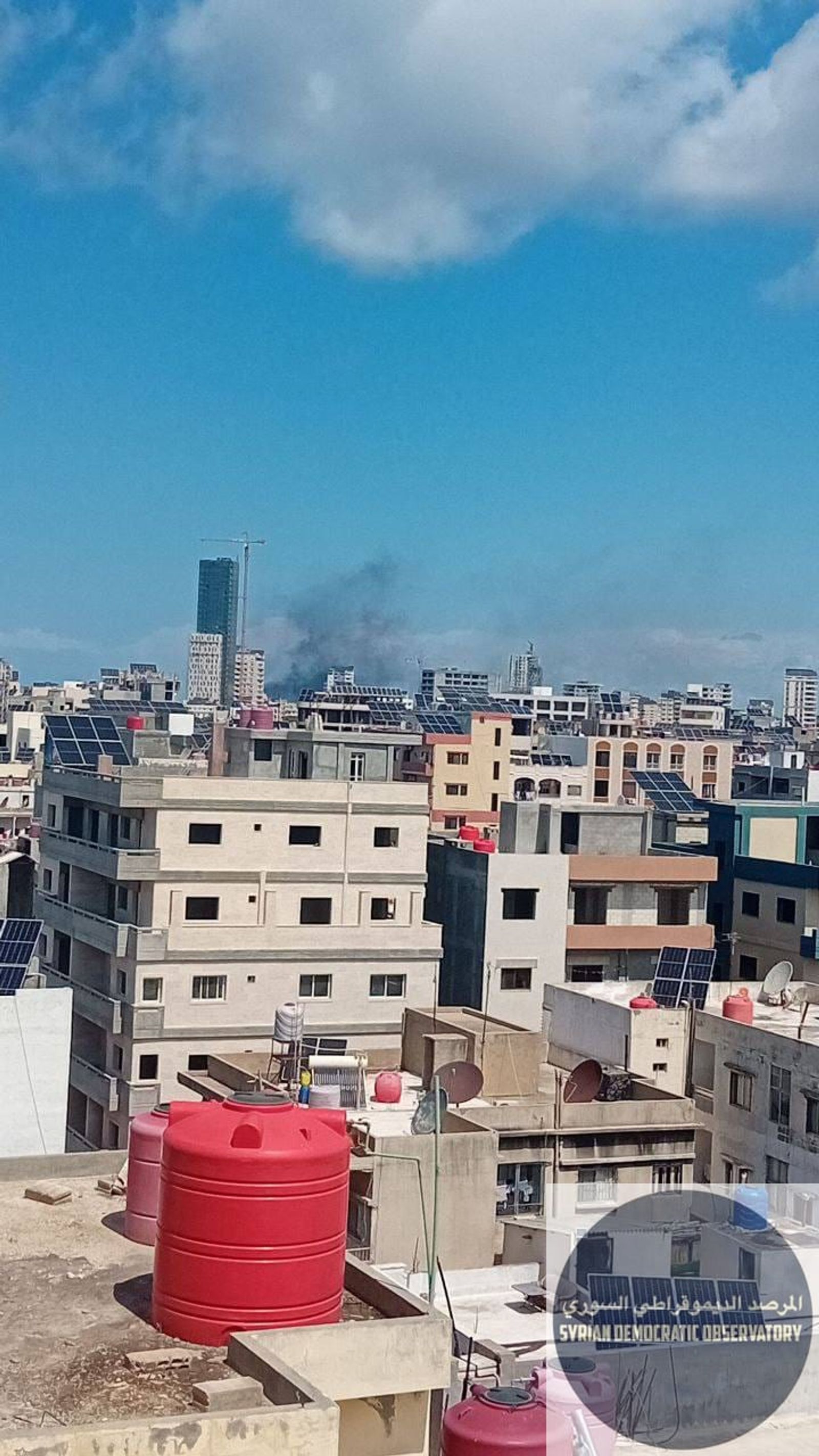 🇸🇾 طرطوس: تصاعد للدخان الأسود مجهول المصدر في مدينة