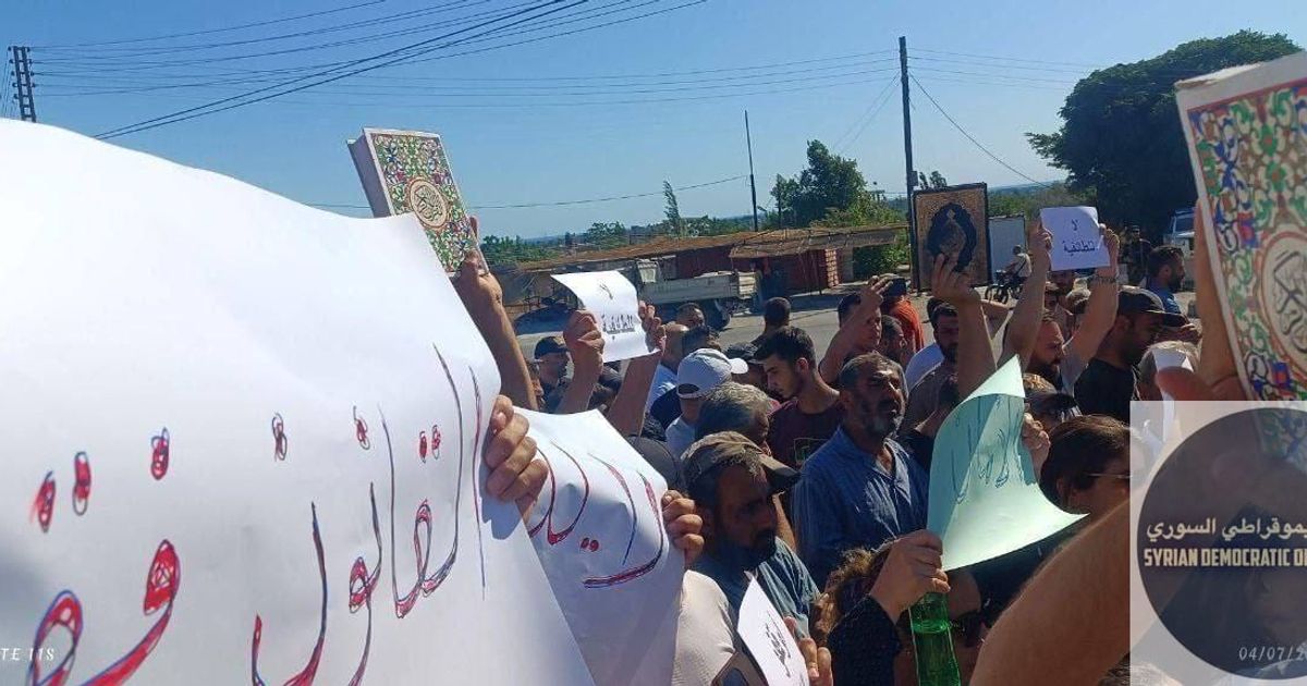 ريف جبلة : بدأ مظاهرة للعلويين في رأس العين بريف جبلة