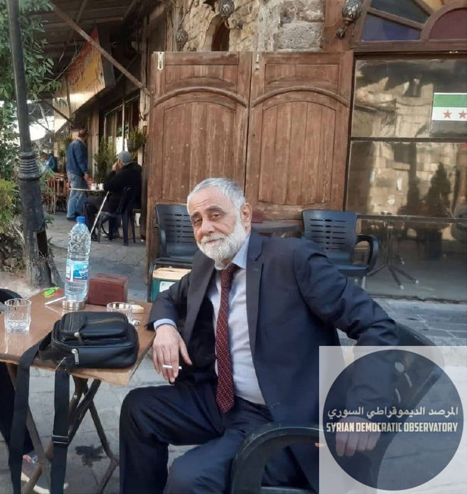 من ينفق على بشار برهوم النقود في دمشق ؟ هل هو خالد الأحمد أم خالد الأحمد؟