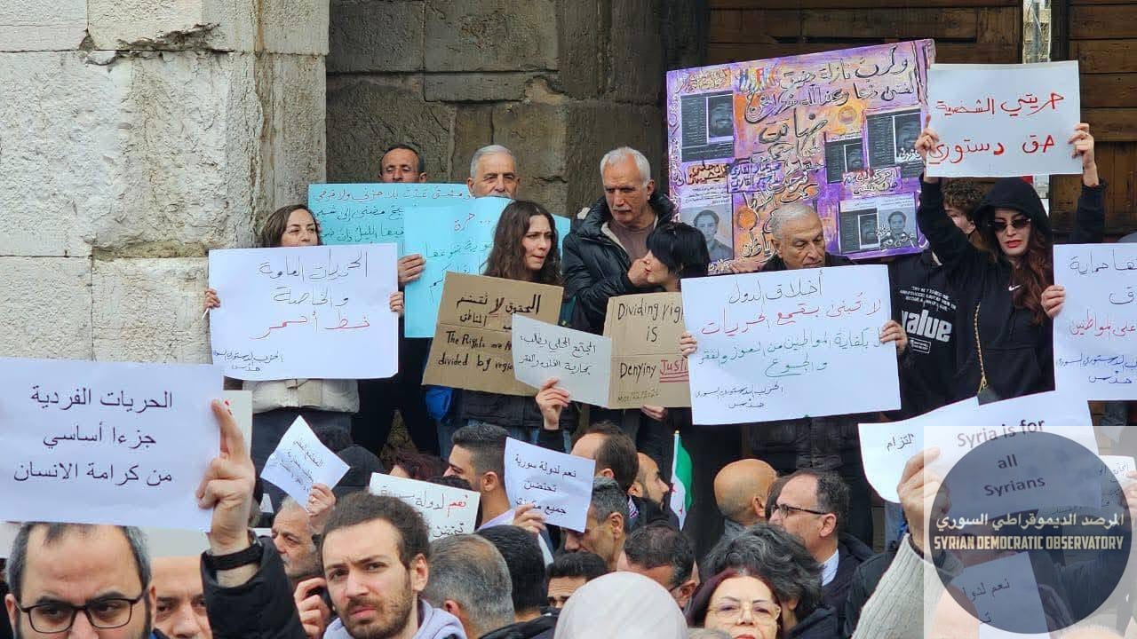 جرى اعتصام في منطقة باب توما بالعاصمة دمشق صباح اليوم 22 آذار/مارس 2026، كان قد دعى له مسيحيون